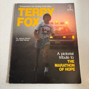 Vintage Terry Fox a pictorial‎ tribute to the marathon of Hope paperback book